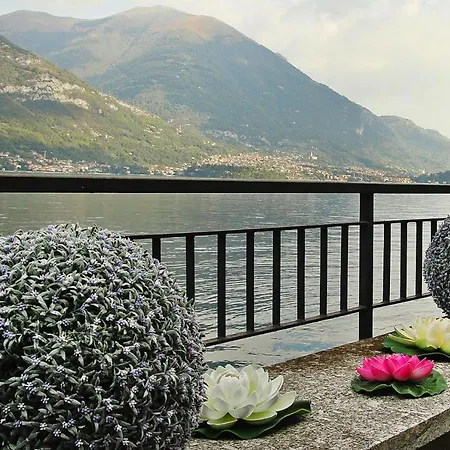 Directly On The Lake Paganini Flats In